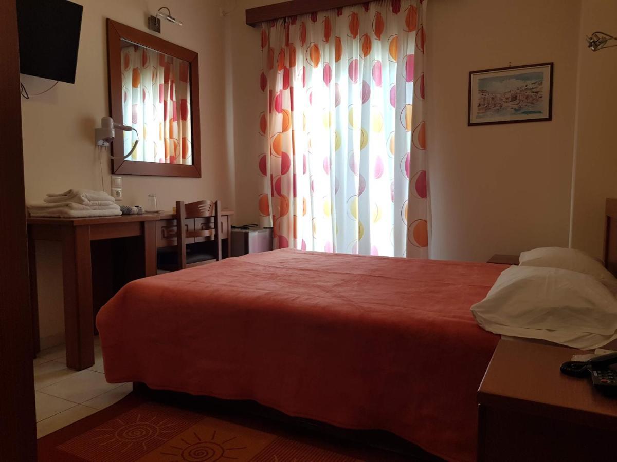 Hotel Ionion Kastro-Kyllini Buitenkant foto